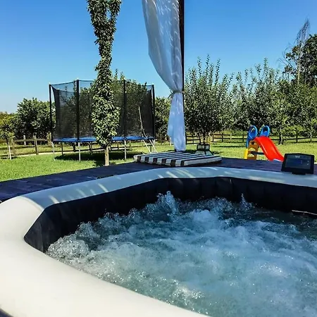 Family House Maksimovic ואליג'בו