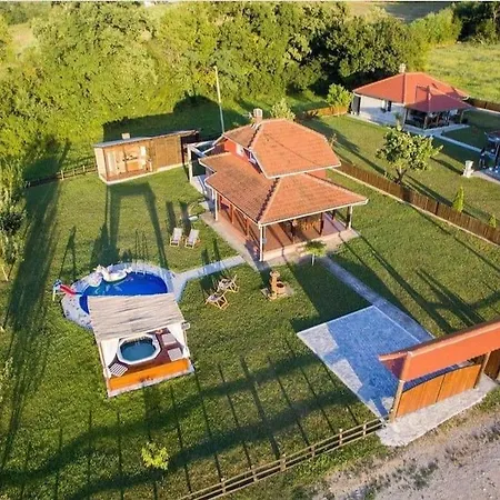 Family House Maksimovic ואליג'בו